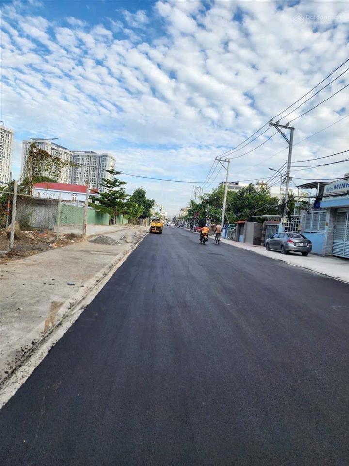 Mặt tiền đường số 520  quốc lộ 13, p. hiệp bình phước  đối diện vạn phúc  9x21m  18,8tỷ