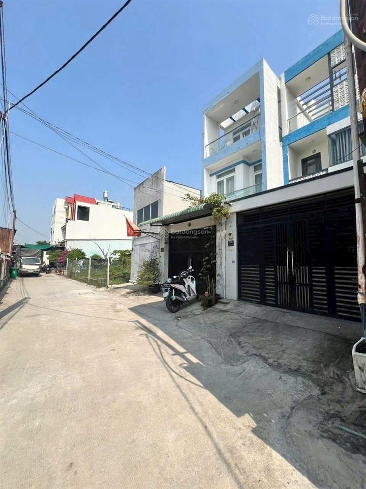 Nhà 03 tầng hẻm xe tải hiệp bình phước  sát mt ql13   xem 0938 325 ***
