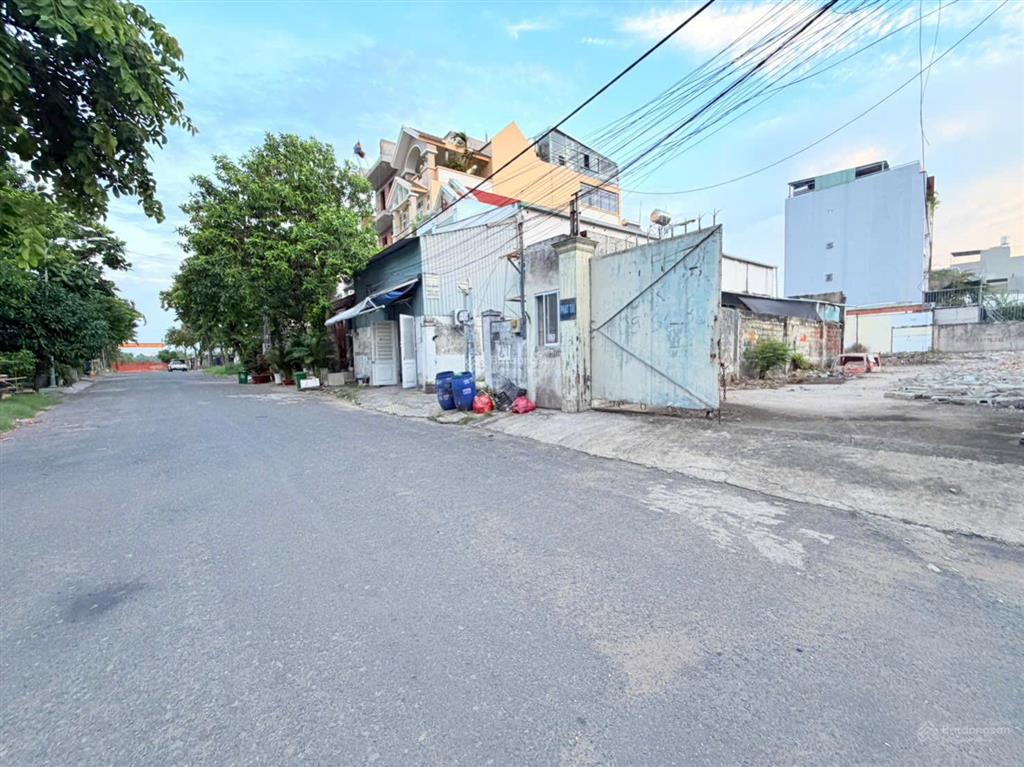 Chủ cần bán gấp  lô đất 881m2 góc 2 mt đường 9  cặp bên vạn phúc thủ đức   0938 325 ***