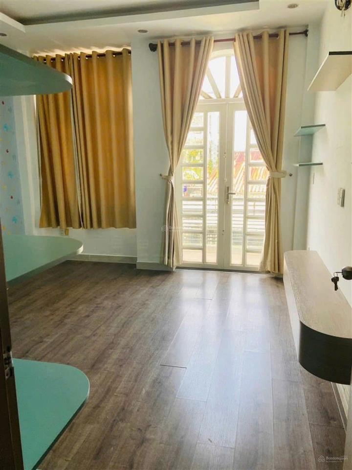 Nhà 2 tầng full nt giáp bên vạn phúc  hbp  thủ đức