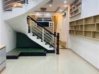 Nhà 2 tầng full nt giáp bên vạn phúc  hbp  thủ đức