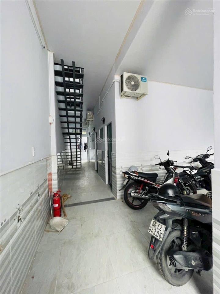 Ngay chợ tam hà, đường tô ngọc vân, tam phú, thủ đức  100m2/3 tầng/thu 29tr/th.