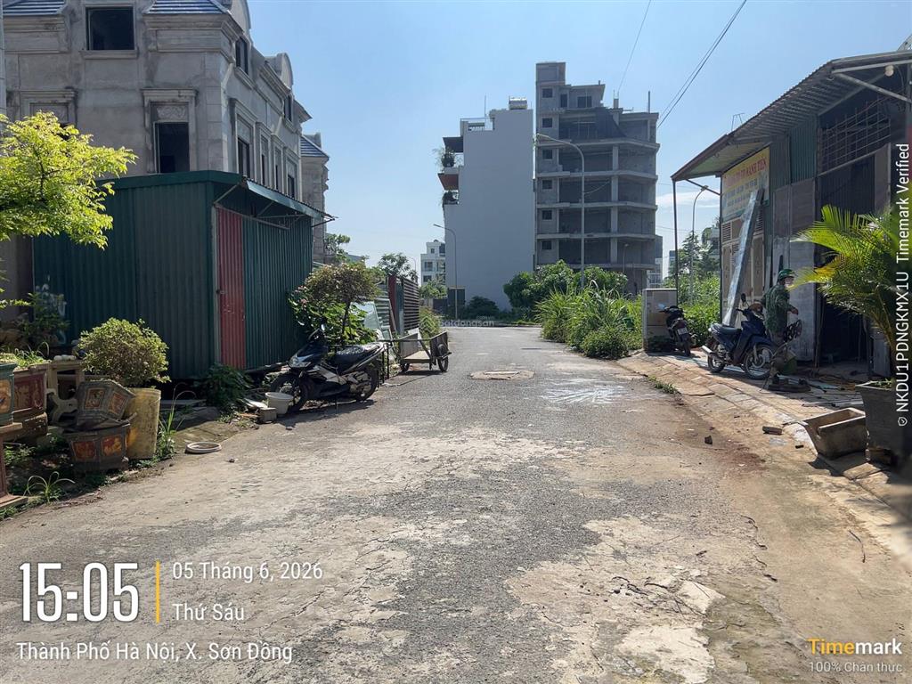 Lô đất dt 47m2, mt 4,2m, nhà có 2 vỉa hè, view biệt thự an lạc symphony, hướng nam, giá 1** tr/m2