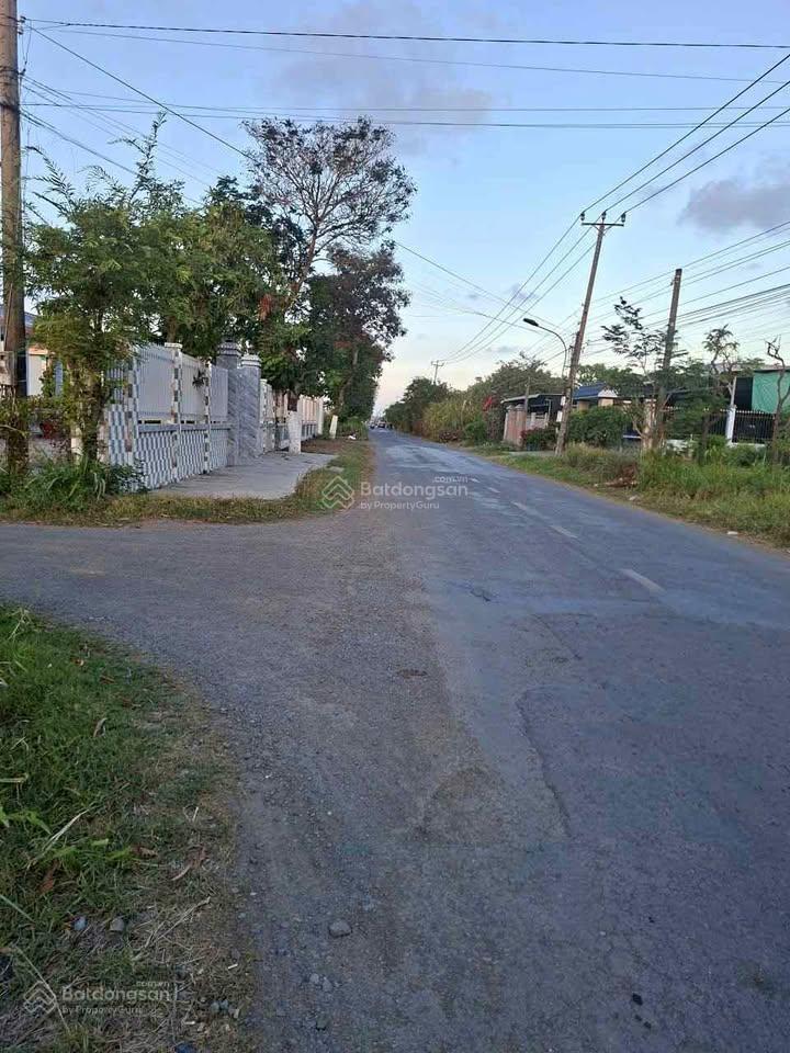 Chỉ 700tr có ngay 210m2 có thổ cư ngay kcn trảng bàng, sổ hồng riêng, đường oto tránh