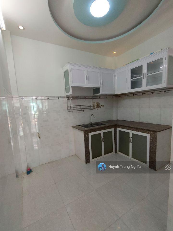 Bán gấp căn nhà 1 trệt 1 lầu. giá 1 tỷ 1 đường nhữ tiến hiến thị trấn củ chi ngay chợ việt kiều