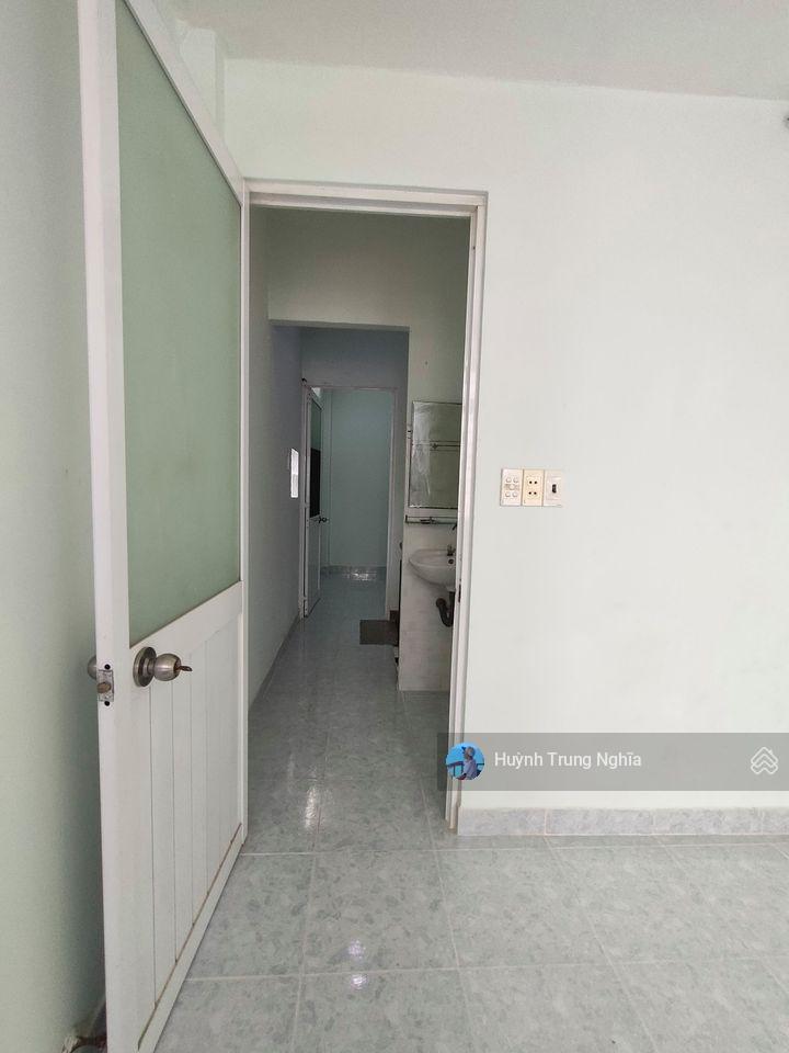 Bán gấp căn nhà 1 trệt 1 lầu. giá 1 tỷ 1 đường nhữ tiến hiến thị trấn củ chi ngay chợ việt kiều
