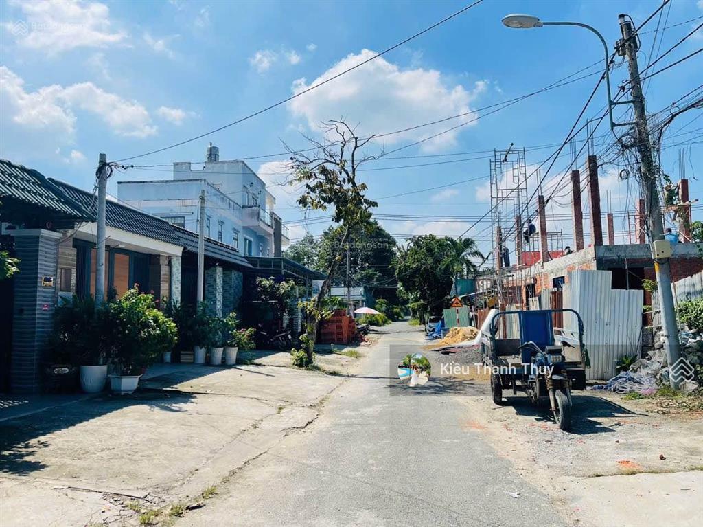 Cần tiền bán lô đất 125m2/1,320 tỷ. cách chợ việt kiều, tân thông hội 300m đi xe. shr