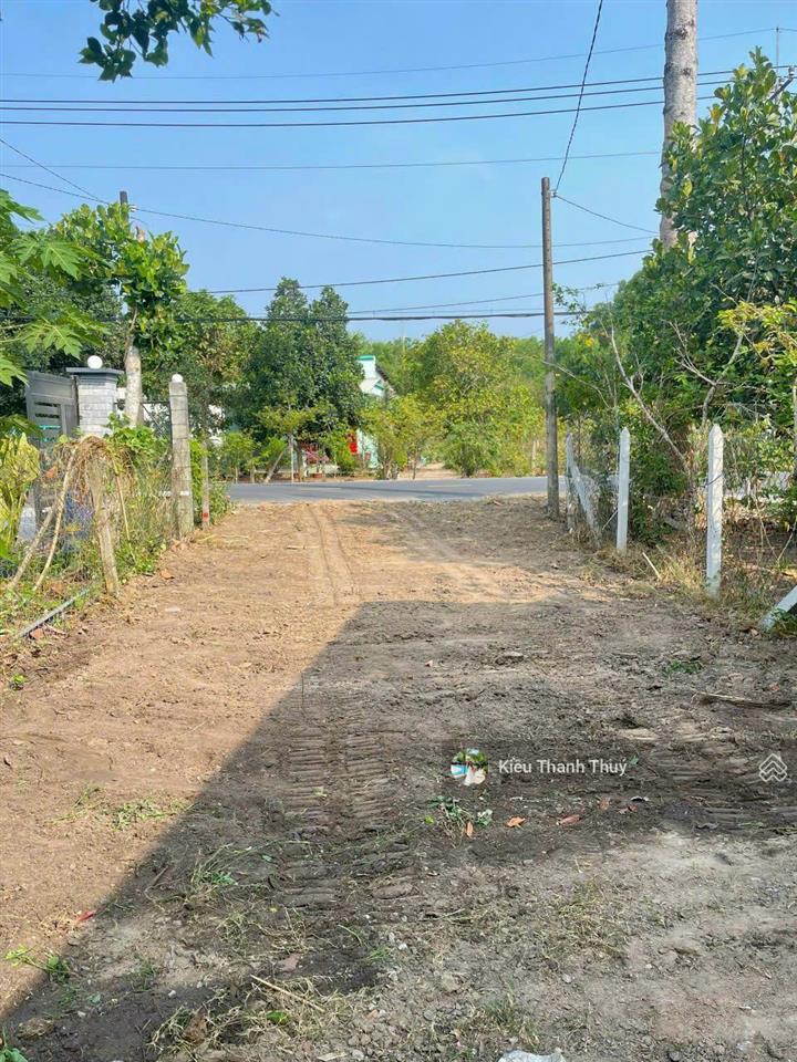 Chủ ngộp ! bán nhanh lô đất ngay kdc sầm uất đ nguyễn thị se, tân thông hội gía 1,1 tỷ/100m2 shr