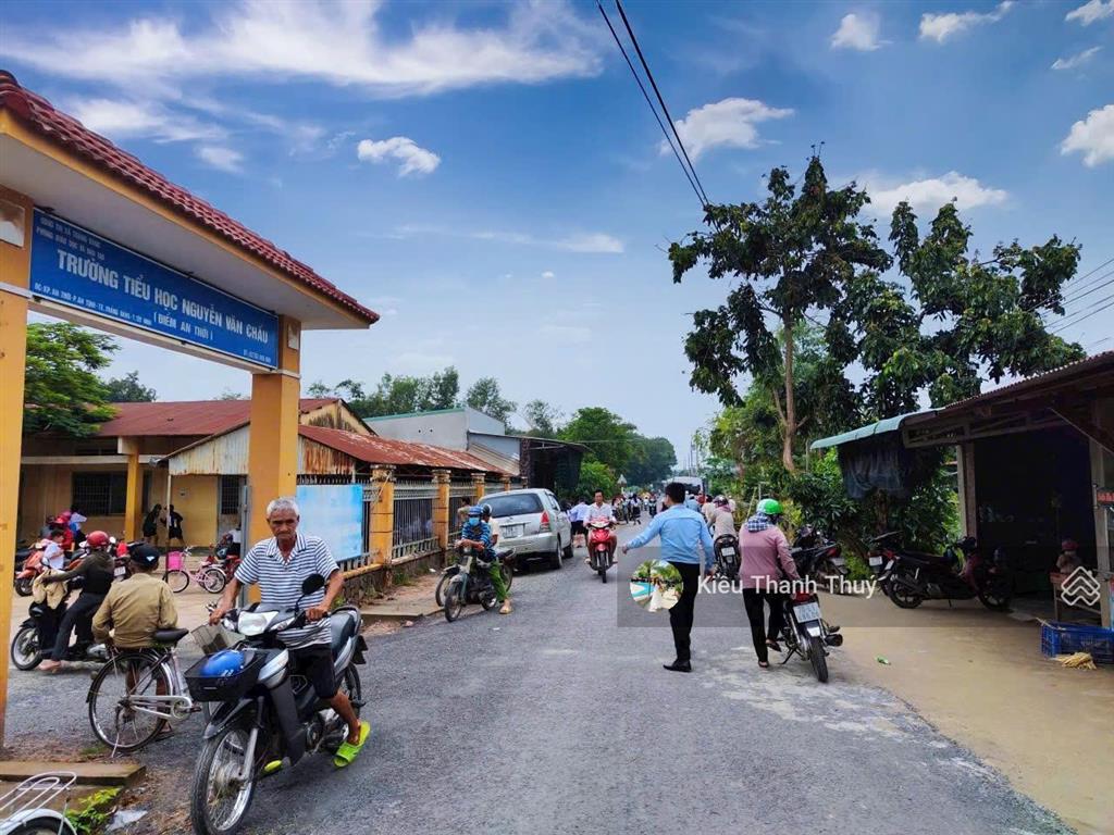 Chính chủ kẹt tiền gửi bán lô đất ngay ngã tư an bình, đặng văn trước. dt 380m2, shr