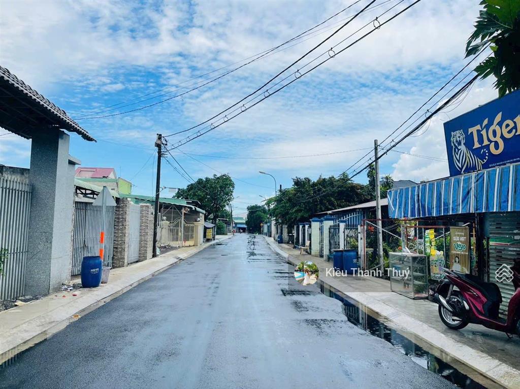Chú phú cần bán lô đất gần kcn tân phú trung  đ. hồ văn tắng. dt 130m2, giá 1,220 tỷ, shr