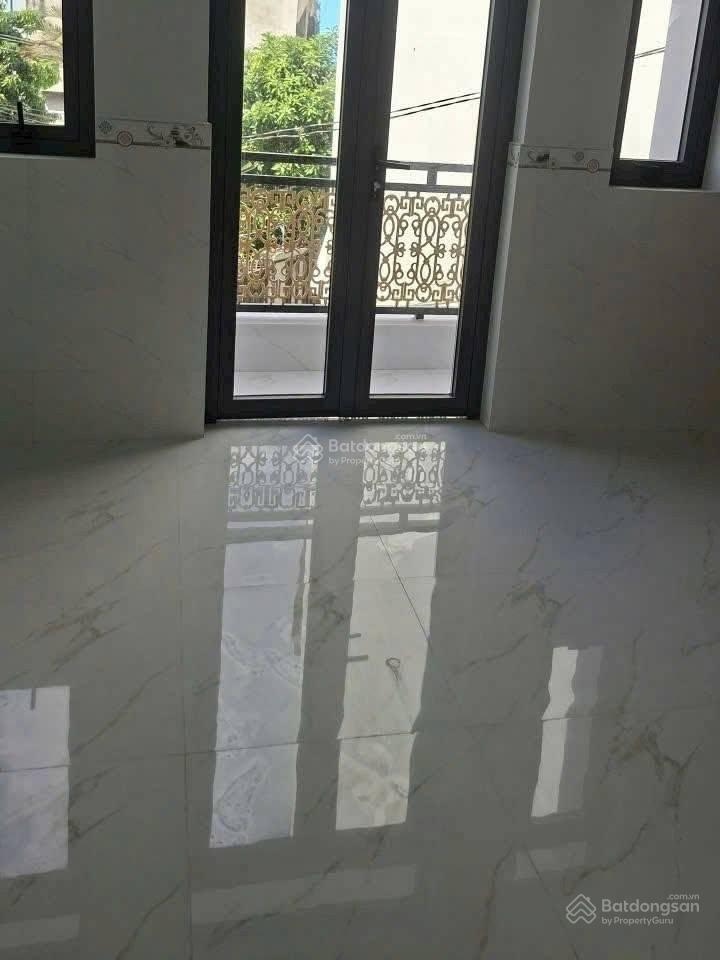 Bán nhà tại đường gia huỳnh, 5x26, chỉ 900 triệu, sổ hồng riêng