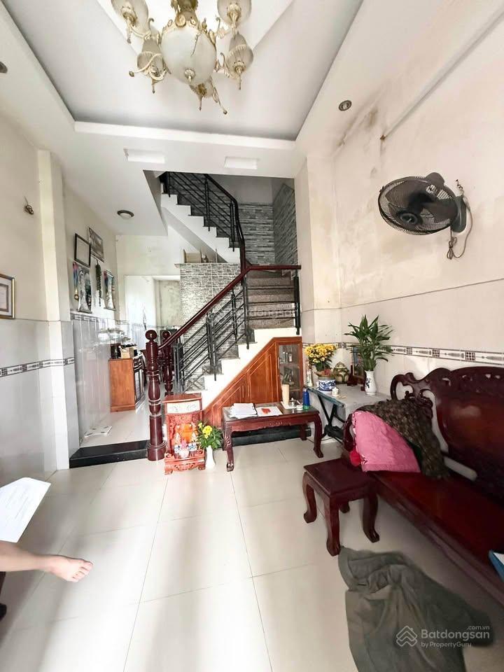 Bán nhà tại đường gia huỳnh, 5x26, chỉ 900 triệu, sổ hồng riêng