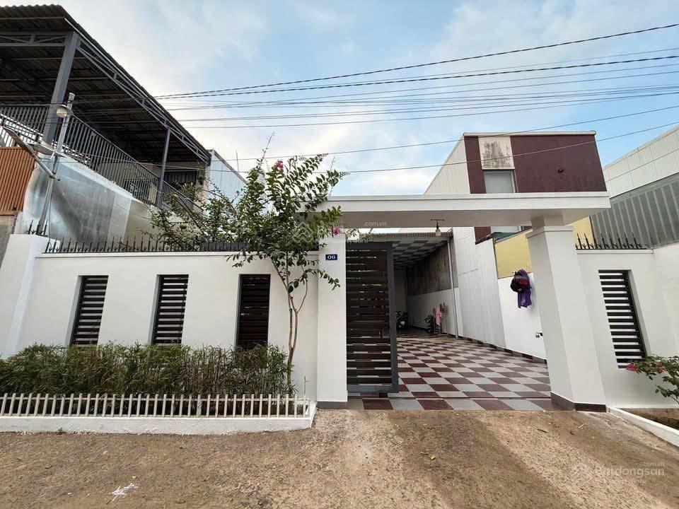 Ngay cầu vượt củ chi! bán gấp nhà 9x31m 298m2 1 sẹc tỉnh lộ 8, chỉ 980 triệu, sổ hồng riêng