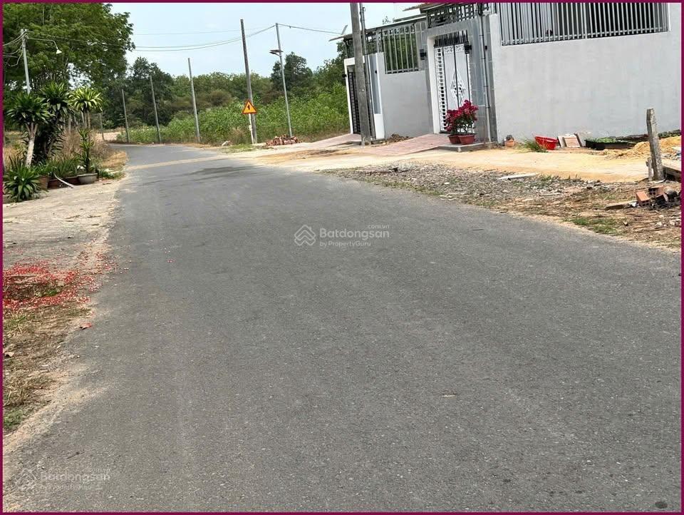 Bán nhà kế bên kcn tây bắc, nguyễn văn hoài 5x24 120m2, xây kiên cố, chỉ 1,45 tỷ, sổ hồng riêng