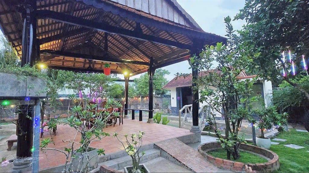 Bán gấp nhà sân vườn 15x37m, 610m2, 2 phòng ngủ, võ văn điều, thái mỹ, chỉ 960 triệu, sổ riêng