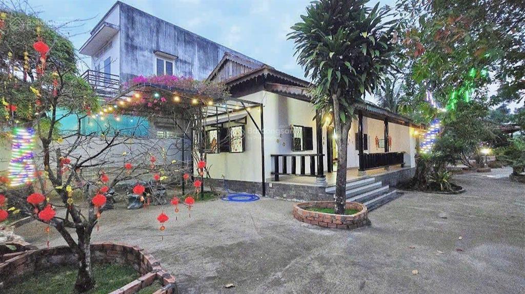 Bán gấp nhà sân vườn 15x37m, 610m2, 2 phòng ngủ, võ văn điều, thái mỹ, chỉ 960 triệu, sổ riêng