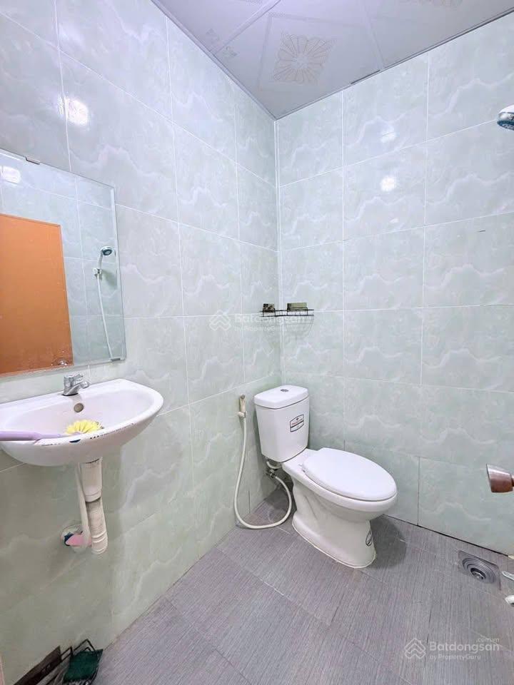 Ngay cầu vượt củ chi, bán nhà c4 118m2 (5x23), 950 triệu, sổ riêng, kiên cố, chắc chắn