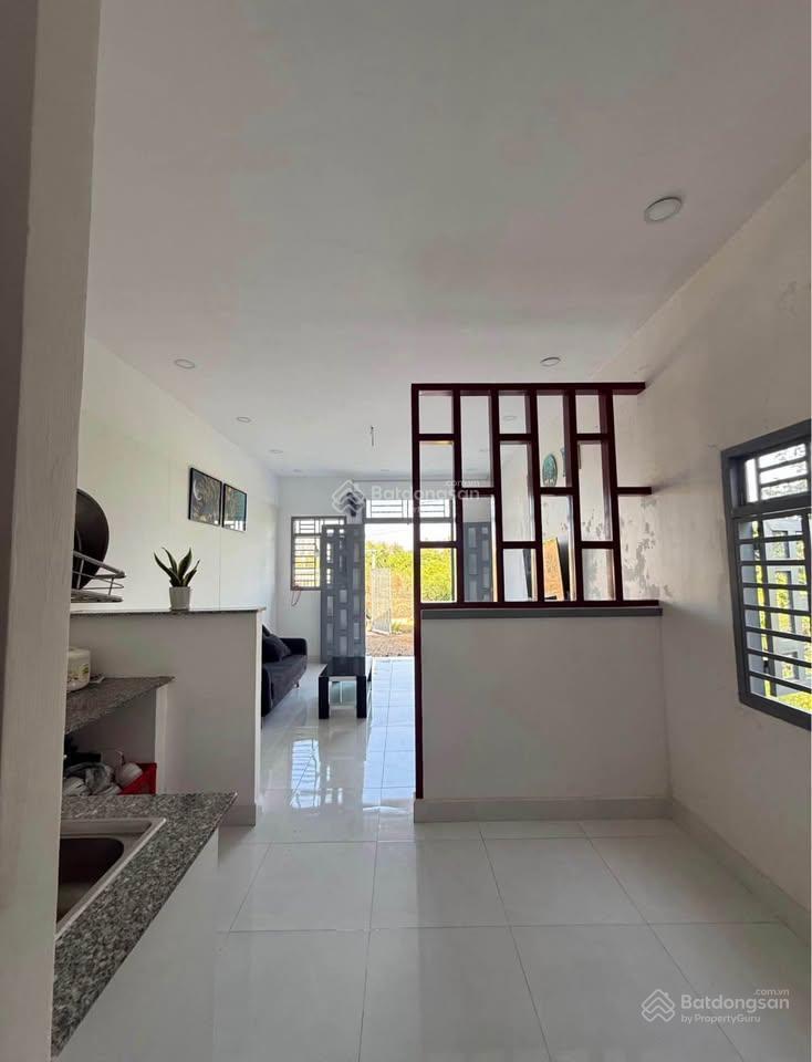 Kế bên vinhomes hóc môn, bán nhà sân vườn 600m2 (12x49m), 1,1 tỷ, sổ hồng riêng