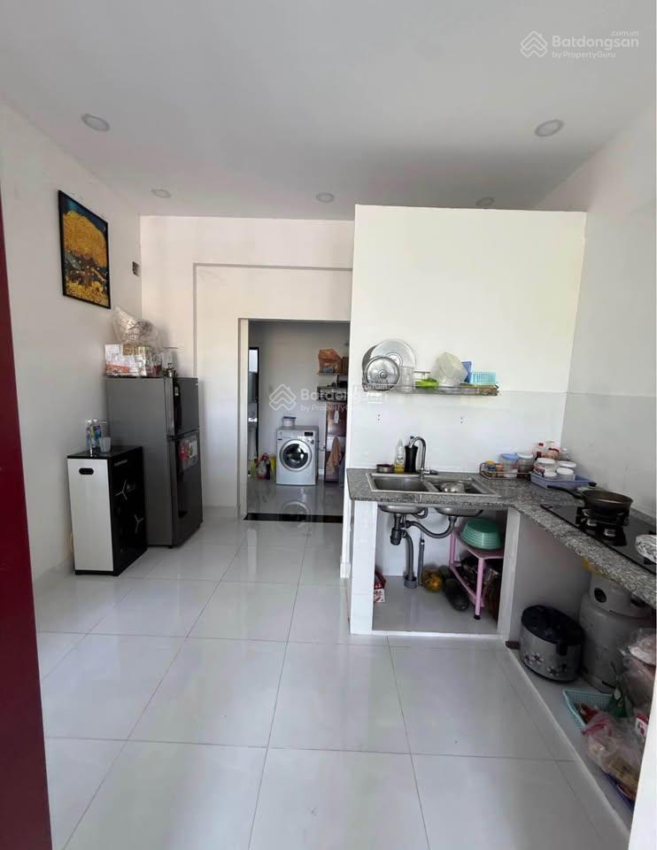 Kế bên vinhomes hóc môn, bán nhà sân vườn 600m2 (12x49m), 1,1 tỷ, sổ hồng riêng