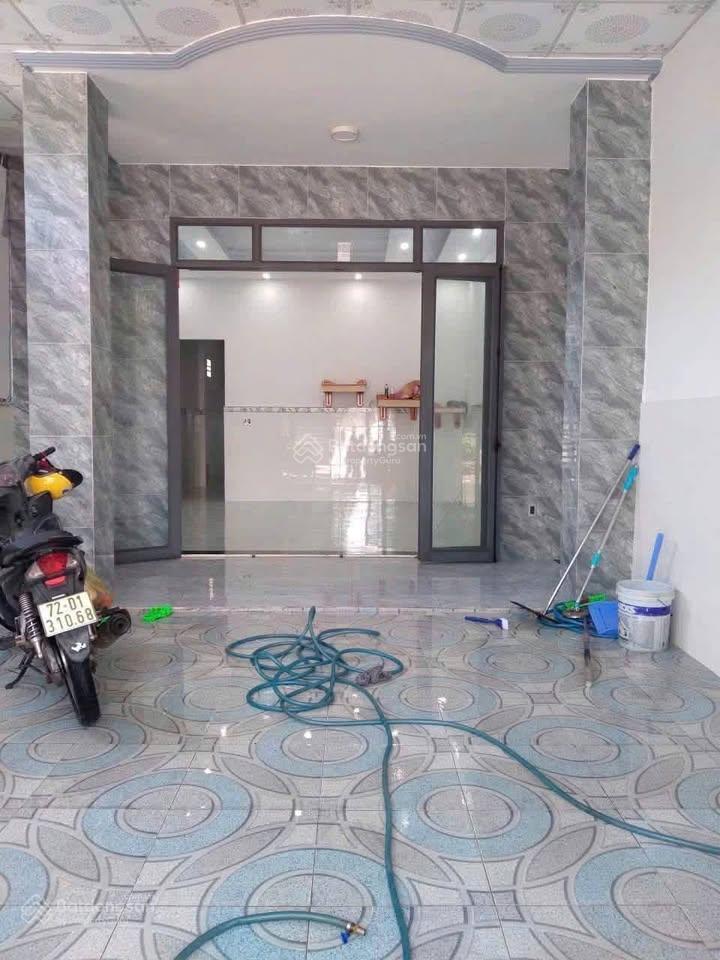 850 triệu, sổ riêng, kế bên vinhomes hóc môn, hồ văn tắng, 100m2 (5x20), ở hay cho thuê đều ngon