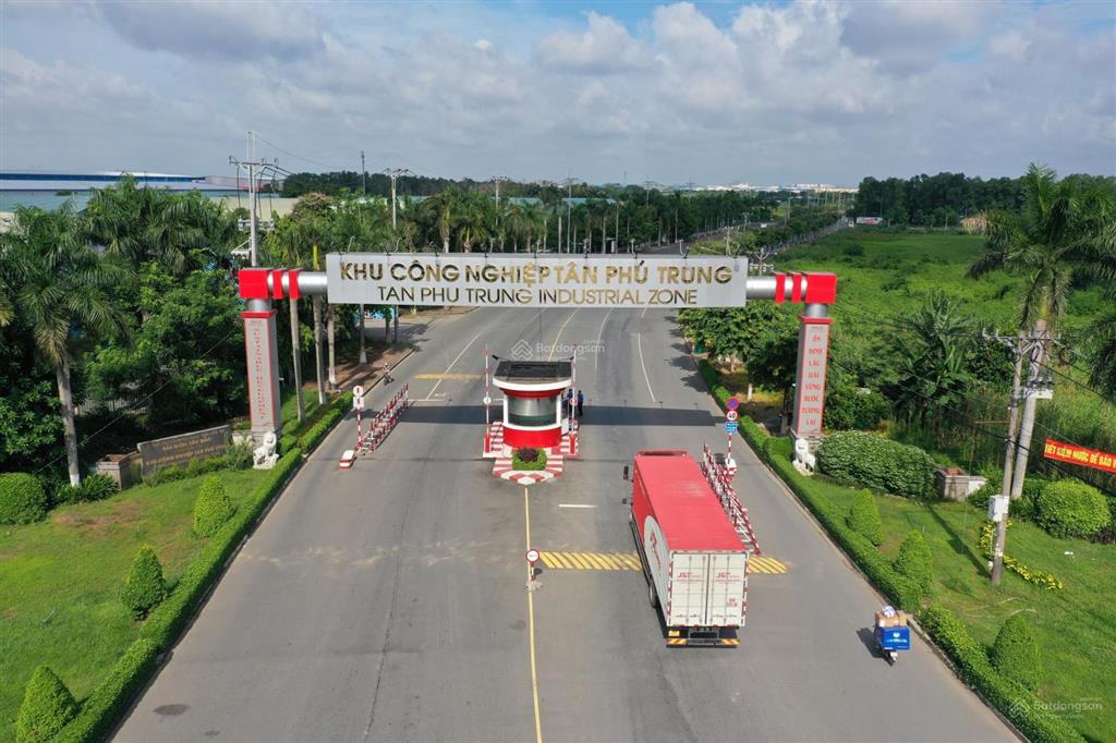 Lô đất vuông vức tại kcn tân phú trung, 649m2 (19x33), 900 triệu, sổ riêng
