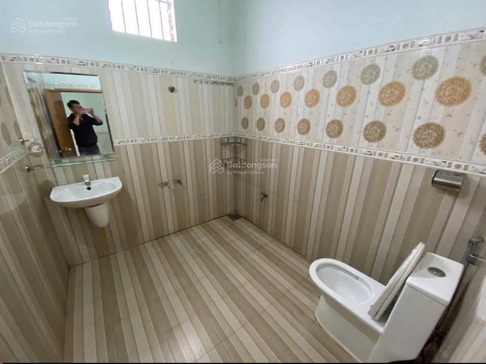 Chỉ 960 triệu  nhà kế bên vinhomes hóc môn 100m2 hồ văn tắng, sổ hồng riêng
