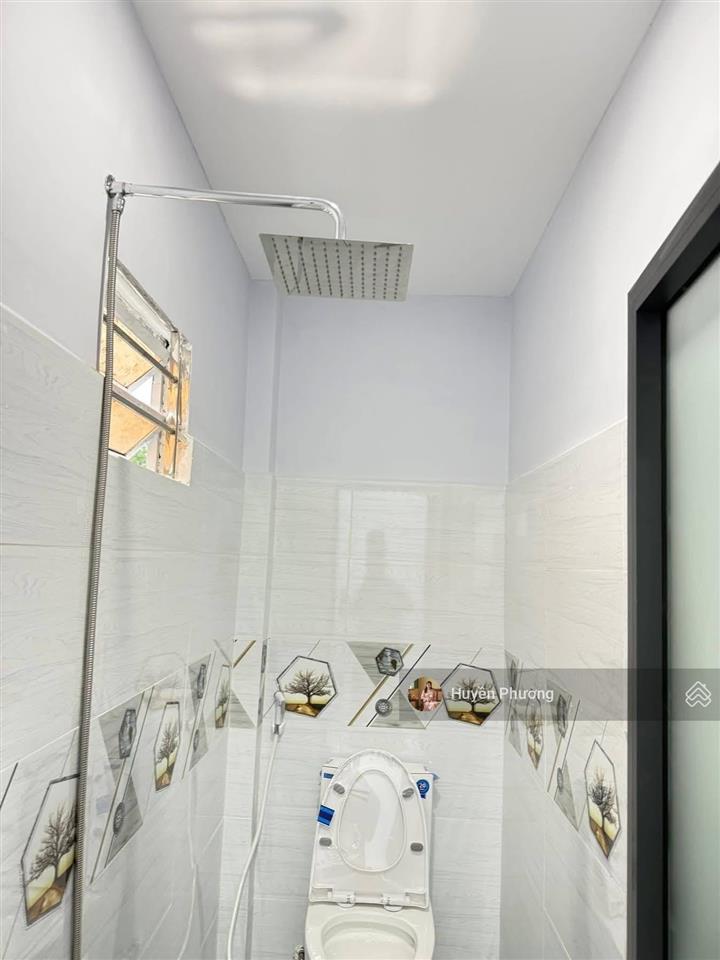 Kế bên chợ việt kiều, nhà 1 trệt 1 lầu, trần tử bình, dt 180m2, giá 1,45 tỷ, sổ hồng riêng