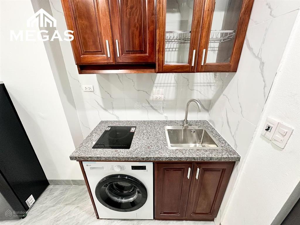 Studio ngay phú diễn mặt đường ô tô đỗ cửa, full nt, nhận pet, khách nước ngoài, xe điện, bảo vệ 24