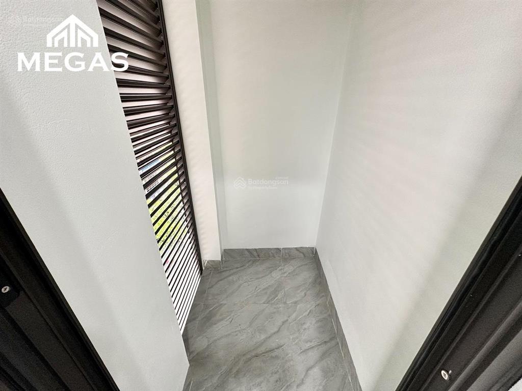 Studio ngay phú diễn mặt đường ô tô đỗ cửa, full nt, nhận pet, khách nước ngoài, xe điện, bảo vệ 24