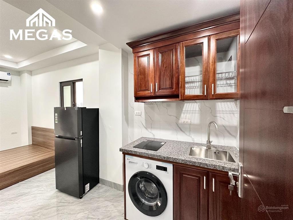 Studio ngay phú diễn mặt đường ô tô đỗ cửa, full nt, nhận pet, khách nước ngoài, xe điện, bảo vệ 24