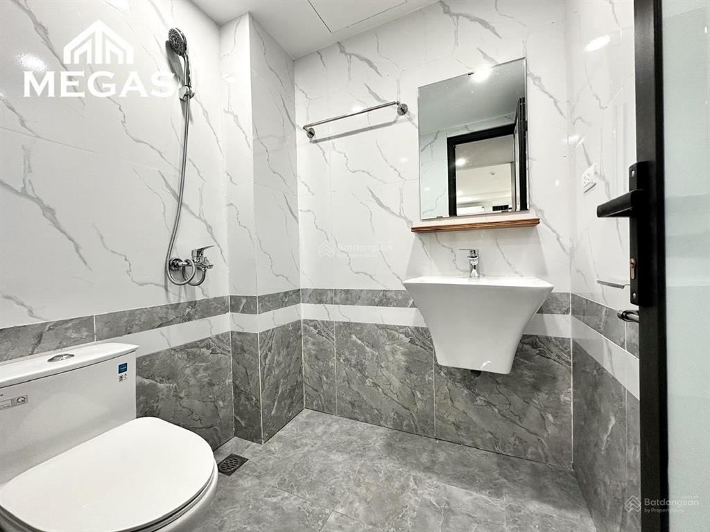 Studio ngay phú diễn mặt đường ô tô đỗ cửa, full nt, nhận pet, khách nước ngoài, xe điện, bảo vệ 24
