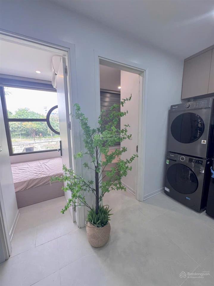 2n1k hàng hiếm cầu giấy mặt đường ô tô đỗ cửa, full nt giặt sấy riêng, nhận khách nước ngoài, pet