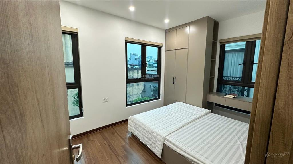 1n1k hàng siêu hiếm ngay hoàng quốc việt ô tô đỗ cửa, full nt, ban công, nhận khách nước ngoài, pet