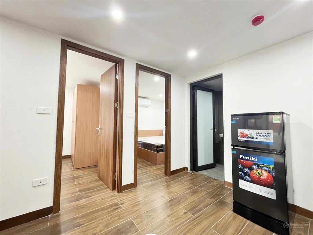 Tây hồ 2n1k mặt đường ô tô đỗ cửa, 50m ra hồ, full nt, ban công, nhận khách nước ngoài