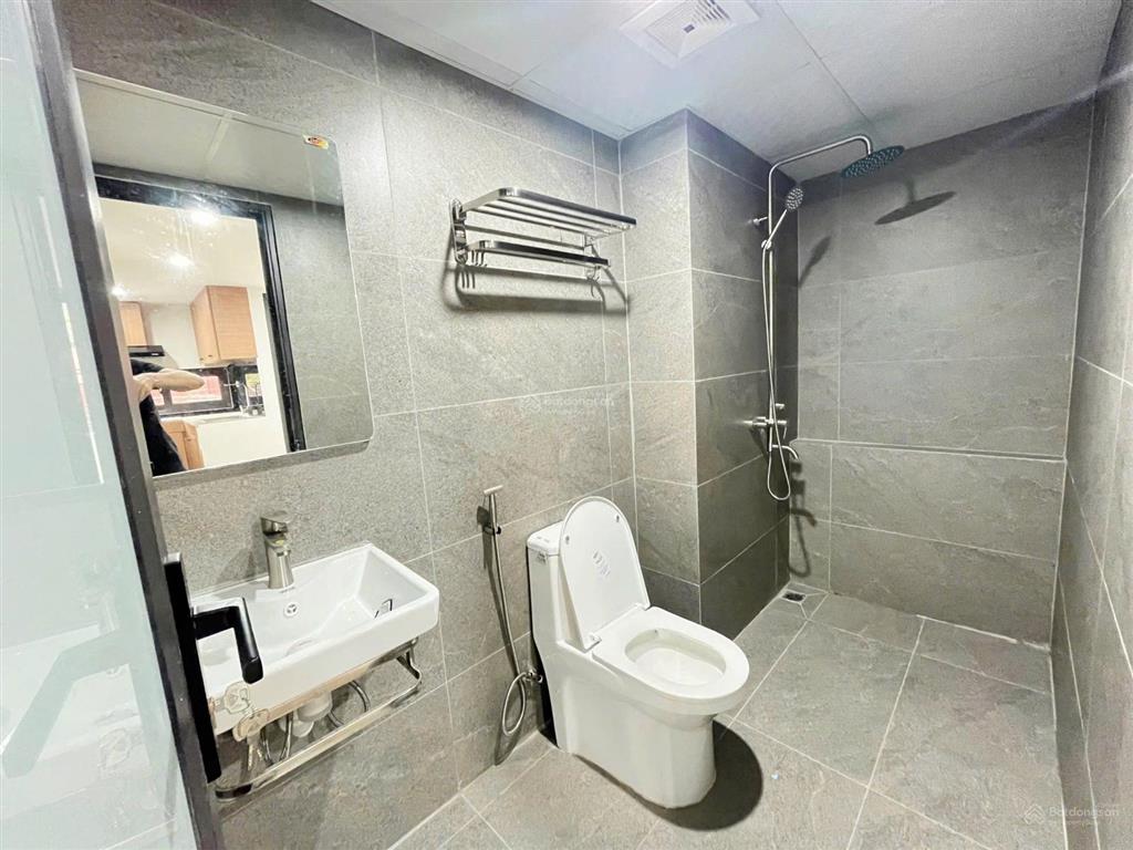 Tây hồ 2n1k mặt đường ô tô đỗ cửa, 50m ra hồ, full nt, ban công, nhận khách nước ngoài