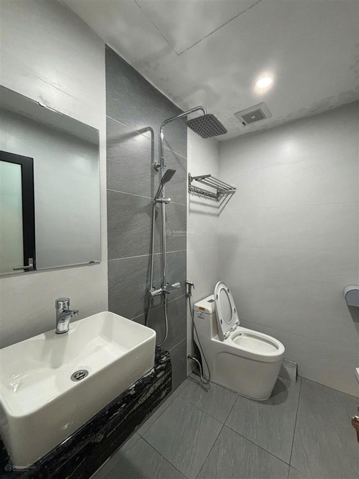 Studio ban công full nt, tivi, máy giặt, đối diện lotte tây hồ 50m ra hồ tây, nhận khách nước ngoài