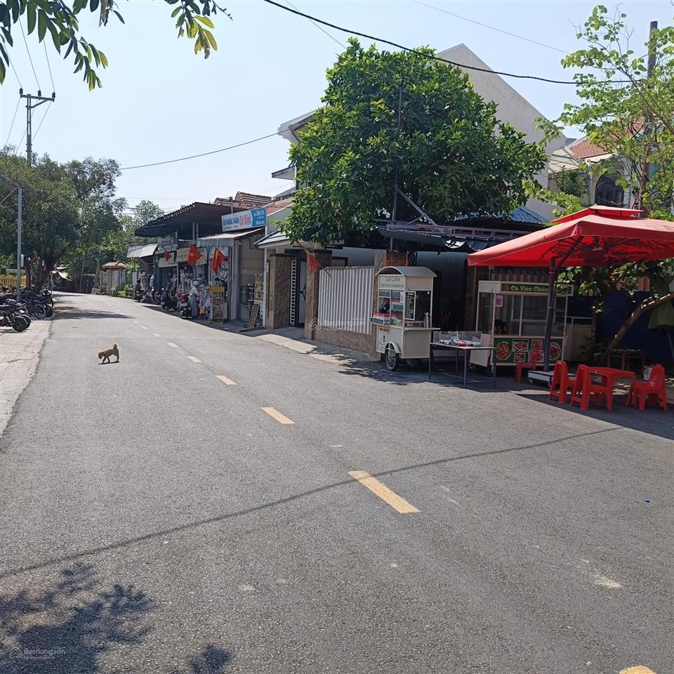 Đất gần trường học,gần chợ đầu mối