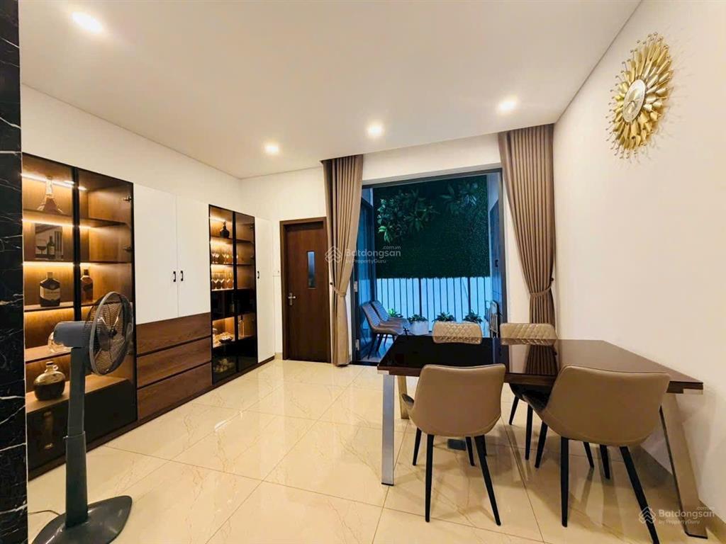 Cần bán tòa văn phòng 5 tầng đường 10,5m hòa xuân  thang máy  dt 50tr/th  giá 13.x tỷ.