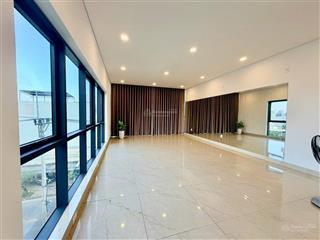 Cần bán tòa văn phòng 5 tầng đường 10,5m hòa xuân  thang máy  dt 50tr/th  giá 13.x tỷ.