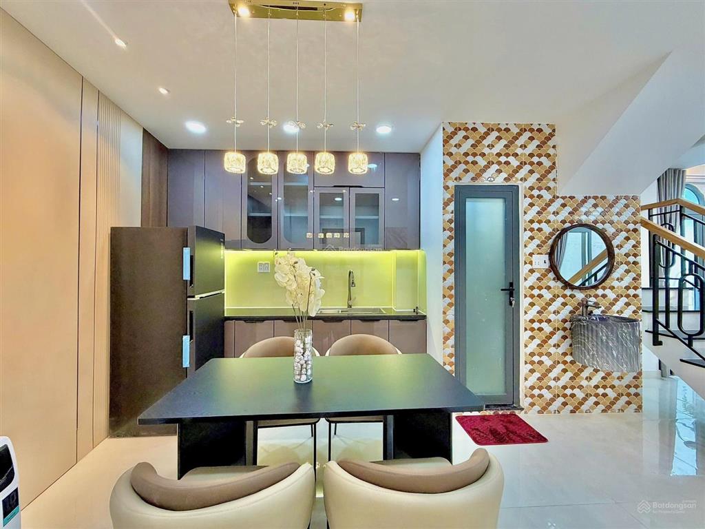 Sát cầu thị nghè  nhà đẹp 60m² nở hậu tài lộc, 4pn full nội thất. chỉ 6,55 tỷ