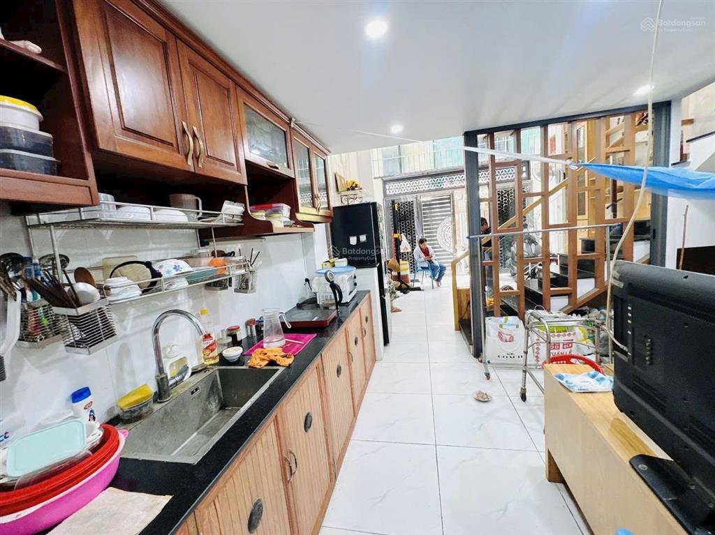45m2  3 tầng  3pn  ngang lớn  chỉ 6tỷ5