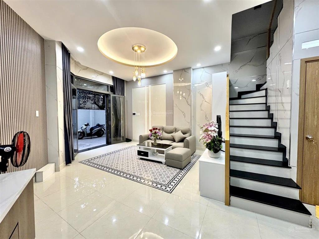 Bán nhà hẻm xe hơi vào nhà  4 tầng  trung tâm bình thạnh  nở hậu 7m