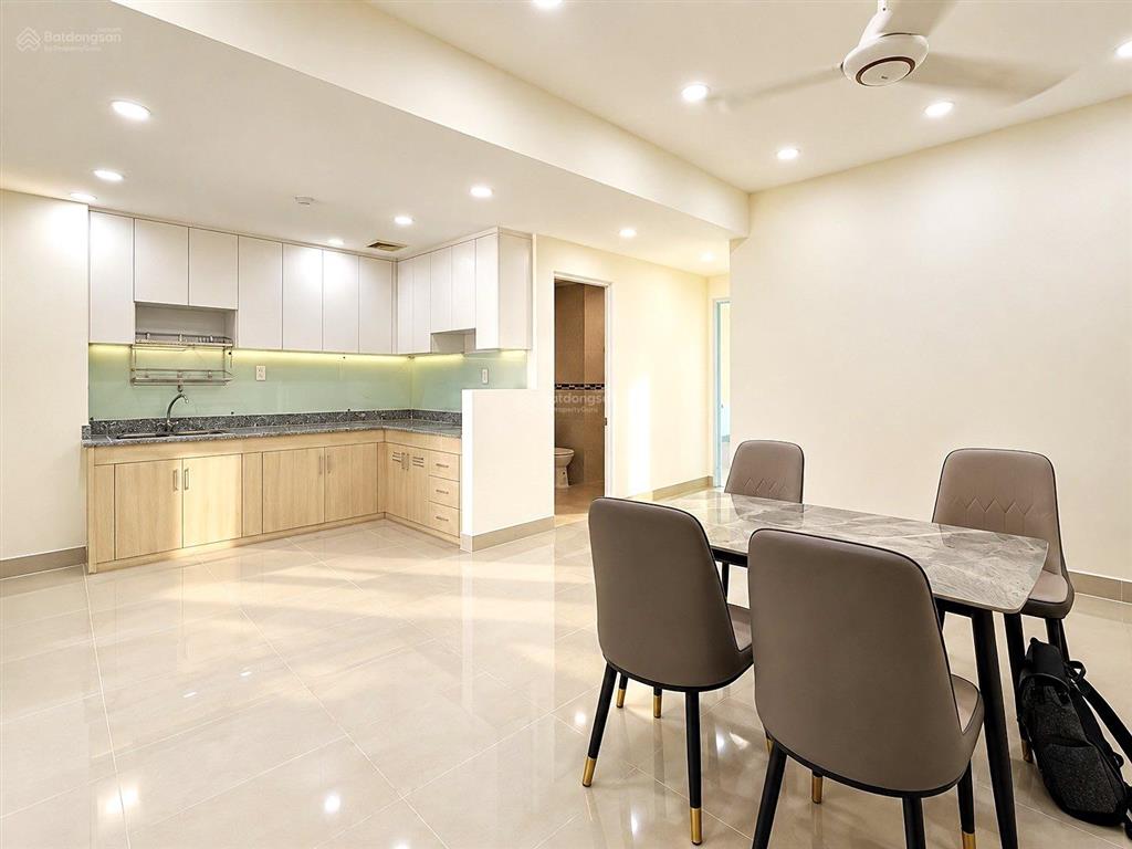 Chung cư sổ hồng  60m2  2pn  6 thang máy tiện ích đầy đủ