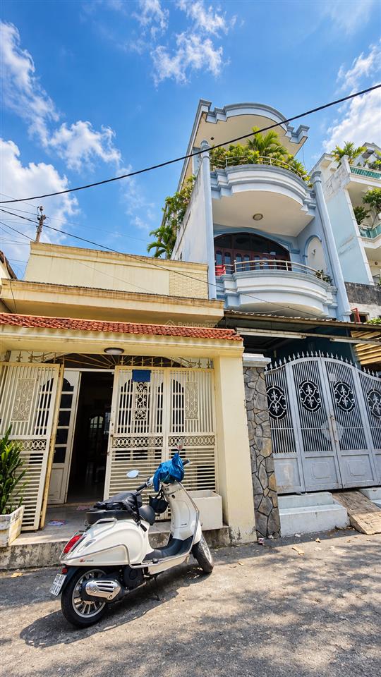 Hẻm xe hơi  139m2  bán đất tặng nhà cấp 4  sổ vuông a4  chỉ 8 tỷ