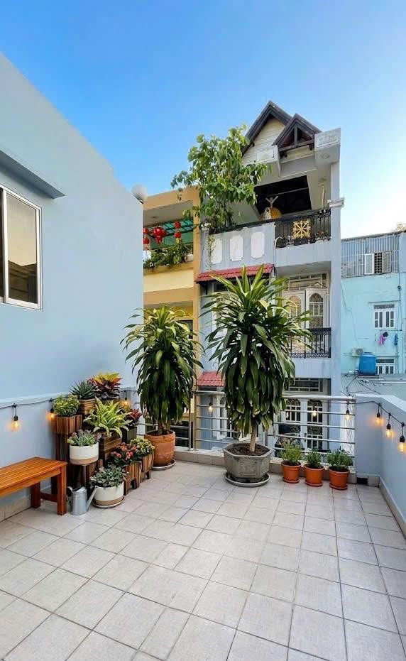Nhà hẻm Ô tô Lạc Long Quân, QUẬN TÂN BÌNH, 4 x 11 (45 m2), giá 7.35 tỷ
