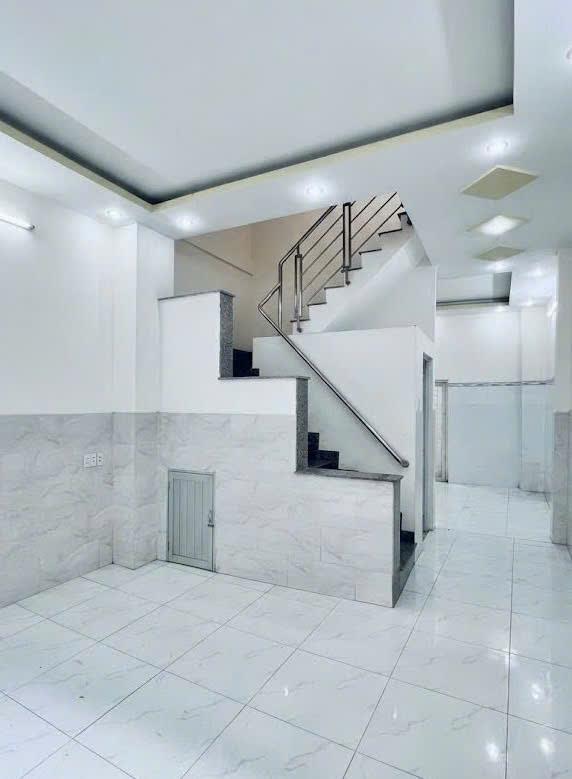Nhà Quận Tân Bình, Cách Mạng Tháng Tám, 4.2 x 13m (54 m2), giá 7.7 tỷ