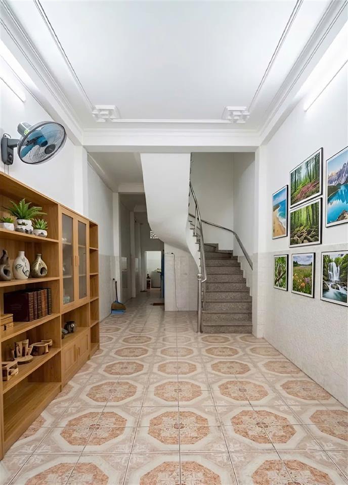 Bán nhà Cách Mạng Tháng Tám, QUẬN 3, 3 x 16.5 (49 m2), 9 tỷ