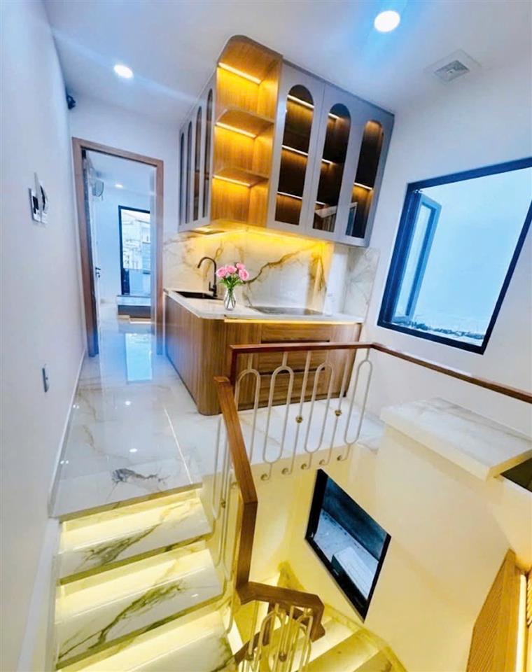 Bán nhà mặt tiền Hòa Hưng, QUẬN 10, DT 2.3 x 11m, giá 5.9 tỷ