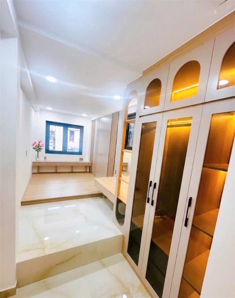 Bán nhà mặt tiền Hòa Hưng, QUẬN 10, DT 2.3 x 11m, giá 5.9 tỷ