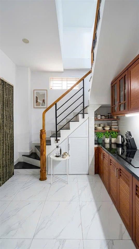 Nhà Võ Văn Tần, QUẬN 3, DT 3.3 x 6.5 m, 3 tầng, giá 5.9 tỷ